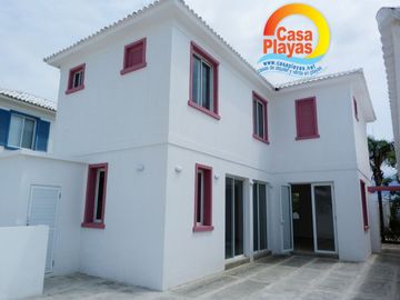 Vendo Casa Nueva en Playas, Vía Playas a Posorja, Ciudadela Bahia Muyuyo