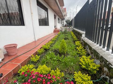 CASA DE VENTA CON PROYECCION PARA PROYECTO INMOBILIARIO, Sector Remigio Crespo C1449