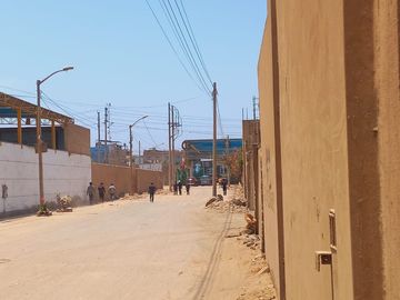VENDO LOCAL CON ZONIFICACION INDUSTRIAL DE 6871 M2 EN PUENTE PIEDRA