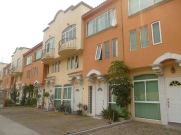 PRECIOSA Y AMPLIA CASA EN RECUPERACIÓN BANCARIA, EXCELENTE UBICACIÓN EN FRACC. EXCLUSIVO COL. STA CECILIA, TLALNEPANTLA, A UNOS MINUTOS DE LA CDMX!!!