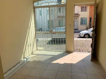 PRECIOSA Y AMPLIA CASA EN RECUPERACIÓN BANCARIA, EXCELENTE UBICACIÓN EN FRACC. EXCLUSIVO COL. STA CECILIA, TLALNEPANTLA, A UNOS MINUTOS DE LA CDMX!!!