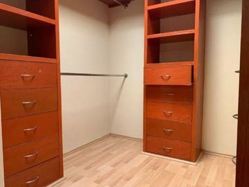PRECIOSA Y AMPLIA CASA EN RECUPERACIÓN BANCARIA, EXCELENTE UBICACIÓN EN FRACC. EXCLUSIVO COL. STA CECILIA, TLALNEPANTLA, A UNOS MINUTOS DE LA CDMX!!!