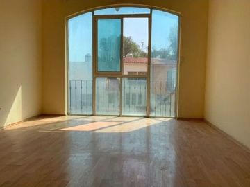 PRECIOSA Y AMPLIA CASA EN RECUPERACIÓN BANCARIA, EXCELENTE UBICACIÓN EN FRACC. EXCLUSIVO COL. STA CECILIA, TLALNEPANTLA, A UNOS MINUTOS DE LA CDMX!!!