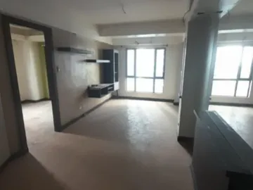Sale condo unit at forbeswood heights BGC Taguig City 48sqm