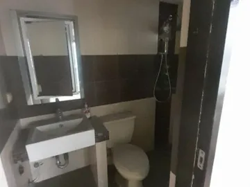 Sale condo unit at forbeswood heights BGC Taguig City 48sqm