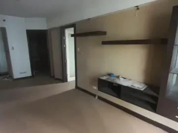 Sale condo unit at forbeswood heights BGC Taguig City 48sqm