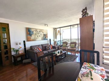 En venta, excelente departamento con vista despejada.