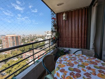 En venta, excelente departamento con vista despejada.