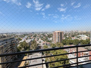 En venta, excelente departamento con vista despejada.