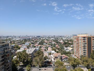 En venta, excelente departamento con vista despejada.