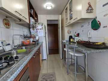 En venta, excelente departamento con vista despejada.