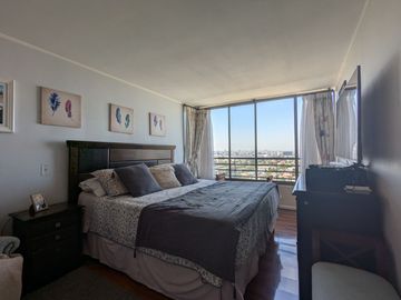 En venta, excelente departamento con vista despejada.