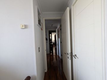 En venta, excelente departamento con vista despejada.