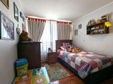 En venta, excelente departamento con vista despejada.