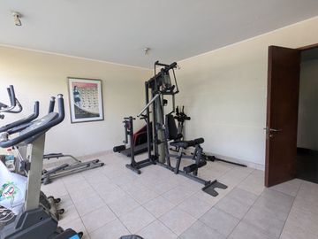 En venta, excelente departamento con vista despejada.