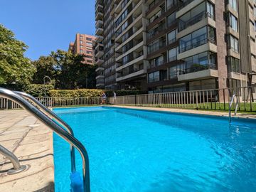 En venta, excelente departamento con vista despejada.