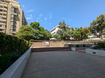 En venta, excelente departamento con vista despejada.