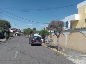 Venta Hermosa Casa, sector Armenia 1, valle de los Chillos.