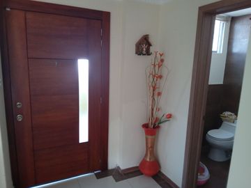 Venta Hermosa Casa, sector Armenia 1, valle de los Chillos.
