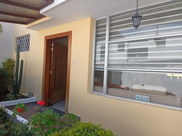 Venta Hermosa Casa, sector Armenia 1, valle de los Chillos.