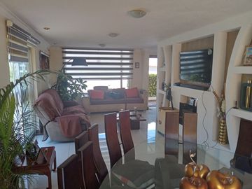 Venta Hermosa Casa, sector Armenia 1, valle de los Chillos.