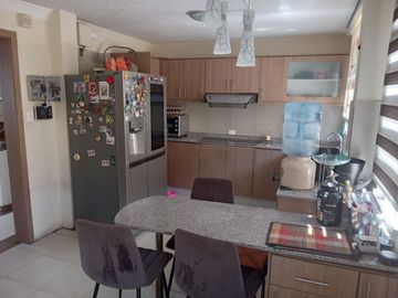 Venta Hermosa Casa, sector Armenia 1, valle de los Chillos.