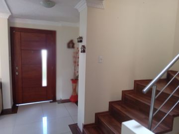 Venta Hermosa Casa, sector Armenia 1, valle de los Chillos.