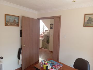 Venta Hermosa Casa, sector Armenia 1, valle de los Chillos.