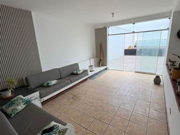 VENTA DE CASA AMPLIA TERRAZA VISTA AL MAR PUNTA NEGRA