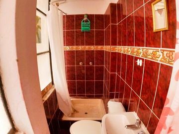 VENTA DE CASA EN SAN MIGUEL FRENTE A PARQUE