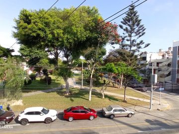 VENTA DE CASA EN SAN MIGUEL FRENTE A PARQUE