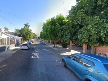 CASA EN VENTA   ** NO SE ACEPTA NINGUN TIPO DE CREDITOS ** VALLE ESCONDIDO HERMOSILLO, SONORA, 4 RECAMARAS, 3 BAÑOS, 2 ESTACIONAMIENTO.  -CAMT