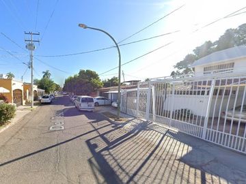 CASA EN VENTA   ** NO SE ACEPTA NINGUN TIPO DE CREDITOS ** VALLE ESCONDIDO HERMOSILLO, SONORA, 4 RECAMARAS, 3 BAÑOS, 2 ESTACIONAMIENTO.  -CAMT