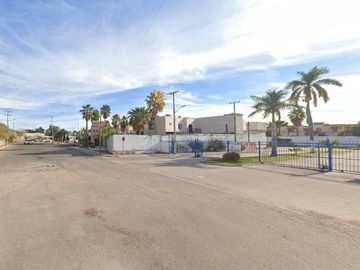CASA EN VENTA   ** NO SE ACEPTA NINGUN TIPO DE CREDITOS ** VILLA FLORENCIA, HERMOSILLO, SONORA, 4 RECAMARAS, 3 BAÑOS, 2 ESTACIONAMIENTO.  -CAMT
