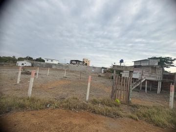 VILLAMIL PLAYAS KM. 13 VENDO TERRENO DEL LADO DEL MAR