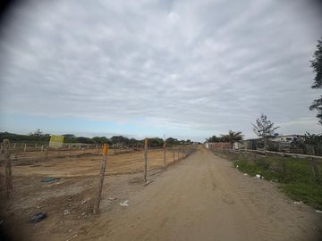 VILLAMIL PLAYAS KM. 13 VENDO TERRENO DEL LADO DEL MAR