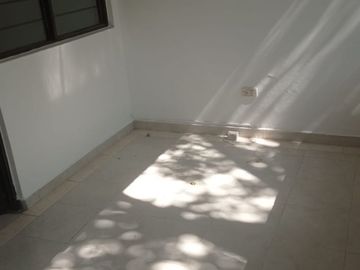 Vendo casa dos plantas para sector salud en Tequendama, cerca a Clínica Imbanaco