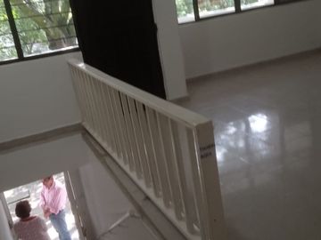 Vendo casa dos plantas para sector salud en Tequendama, cerca a Clínica Imbanaco