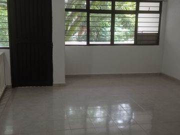 Vendo casa dos plantas para sector salud en Tequendama, cerca a Clínica Imbanaco