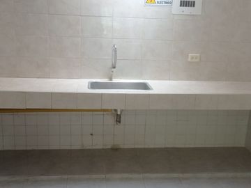 Vendo casa dos plantas para sector salud en Tequendama, cerca a Clínica Imbanaco