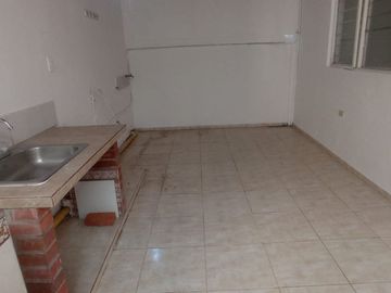 Vendo casa dos plantas para sector salud en Tequendama, cerca a Clínica Imbanaco