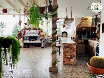 CASA DE CAMPO AMOBLADA EN CERRILLO, LOS BAÑOS DEL INCA, CAJAMARCA