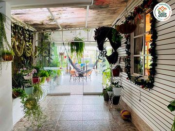CASA DE CAMPO AMOBLADA EN CERRILLO, LOS BAÑOS DEL INCA, CAJAMARCA