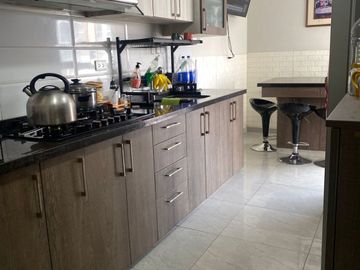 Venta De Amplio Dúplex En Urbanización El Rosario I – Cerro Colorado