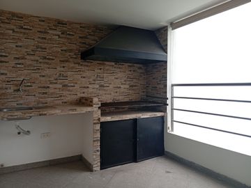 Departamento entre Miravalle y Nayón con Terraza en Venta - 254 m²
