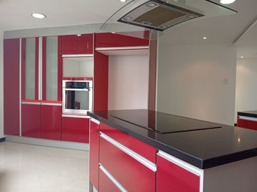 Departamento entre Miravalle y Nayón con Terraza en Venta - 254 m²