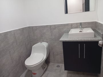 Departamento entre Miravalle y Nayón con Terraza en Venta - 254 m²
