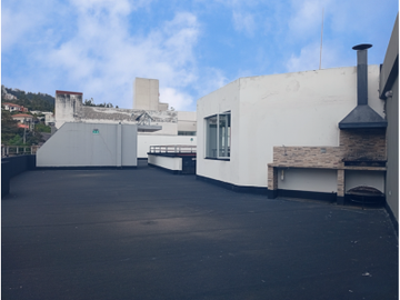 Departamento entre Miravalle y Nayón con Terraza en Venta - 254 m²