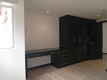 Departamento entre Miravalle y Nayón con Terraza en Venta - 254 m²