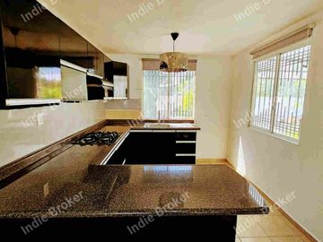 Casa de 1 Nivel en Coto Privado – Ubicación Estratégica y Funcionalidad